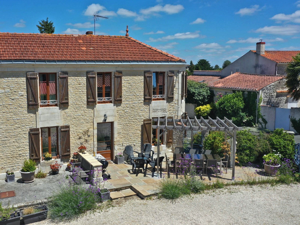 Le Vieux Cafe Holiday Cottage in Lairoux