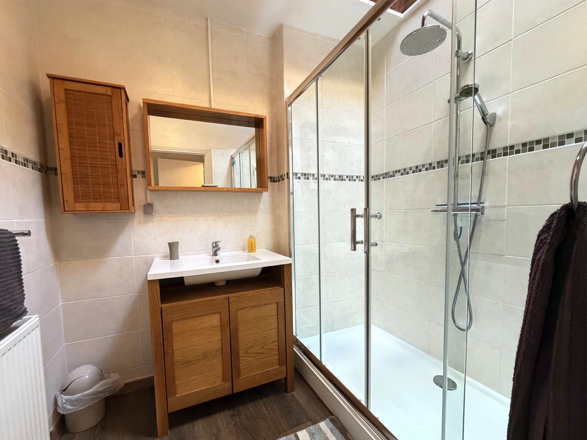 First Floor shower room at Le Vieux Cafe