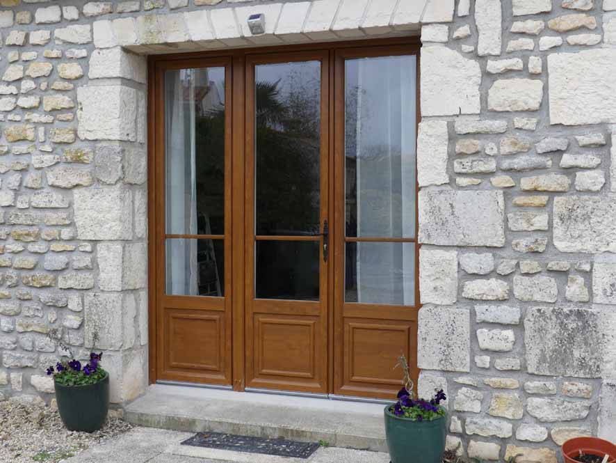 New front Doors at L Ecurie holiday cottage